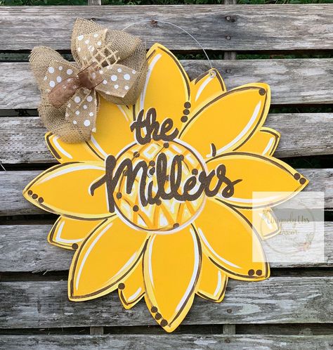 Fall Hanger, Sunflower Door Hanger, Sunflower Door, Sunflower Kitchen Decor, Baby Door Hangers, Fall Door Hanger, Door Hangers Diy, Moose Antlers, Door Hanger Template