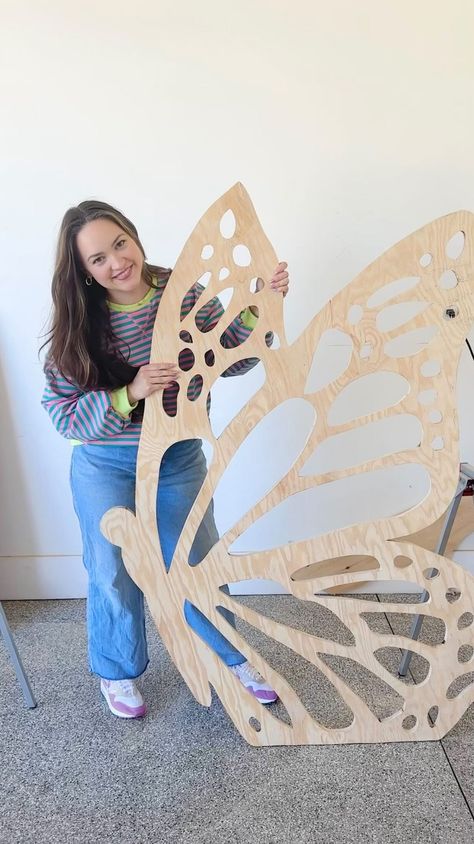 Instagram Giant Butterfly Decorations, Diy Butterfly Decorations, Diy Papillon, Valentine Backdrop, Styrofoam Art, Garden Birthday Party, Giant Butterfly, Working With Wood, Wooden Butterfly