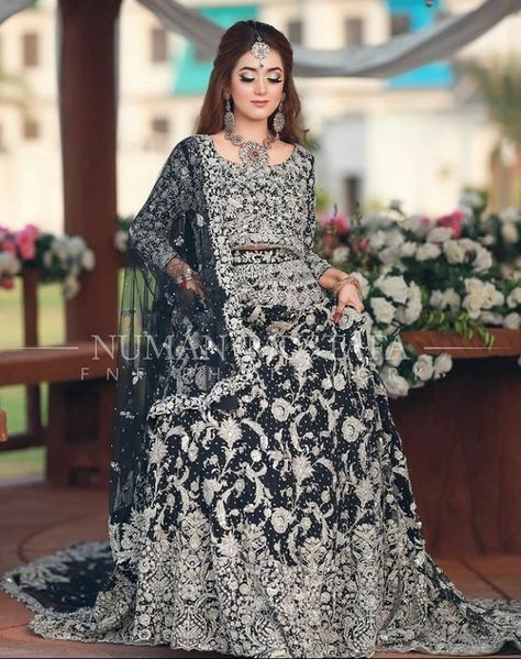 Beautiful bridal dress Bridal Dresses Ideas, Pakistani Gown, Pakistan Bridal, Pakistani Bridal Dress, Walima Dress, Beautiful Bridal Dresses, Desi Wedding Dresses, Heavy Dresses, Bridal Dresses Pakistan