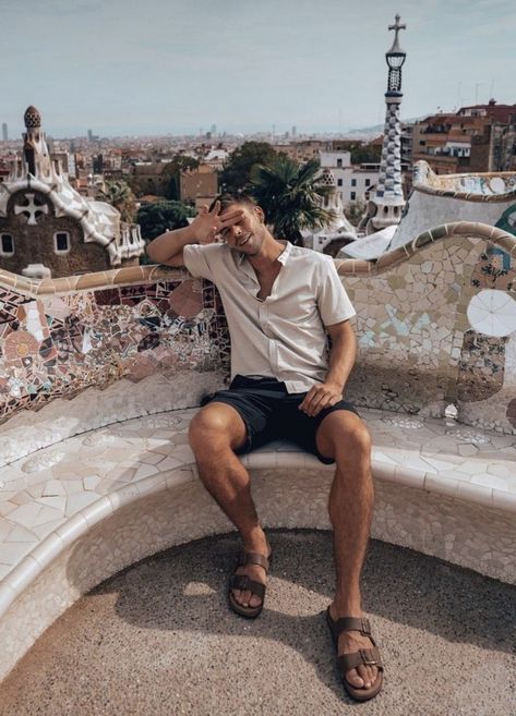 Birkenstock Arizona Outfit, Birkenstock Outfit Men, Birkenstock Sandals Men, Mens Vacation Outfits, European Vacation Outfits, European Mens Fashion, Desert Outfit, Vacation Outfits Men, Beach Outfit Men