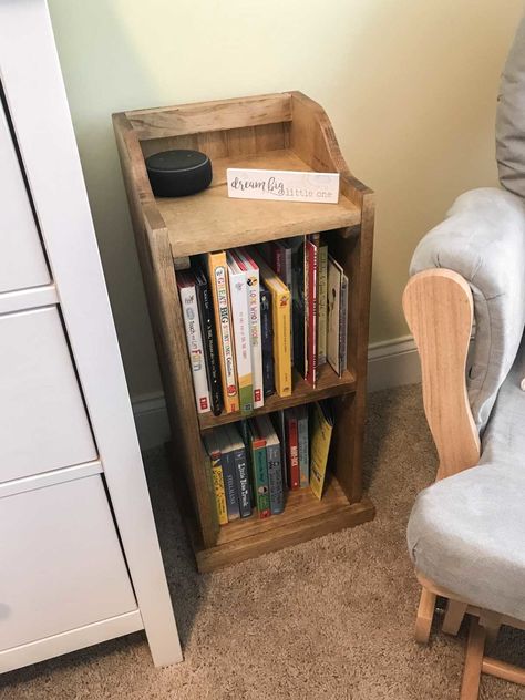 This small DIY end table that also serves as a bookshelf is perfect for any bedroom, especially a nursery, and can be made for under $40. #bookshelfendtable #bookcaseendtable #bookshelf #endtable #diybookshelf | chiselandfork.com Bookshelf For Small Apartment, Small Bookshelf Plans, Small Bookcases Ideas, Wood Projects Bookshelf, Book Shelf End Table, Small Rustic Bookshelf, Diy Bookshelf With Drawers, Small Bookshelf For Bedroom, Book Shelf Nightstand