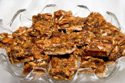 Yummy Pecan Chews | Hillbilly Housewife Paleo Pecan Pie, Streusel Bars, Pecan Bars, Shortbread Bars, Pecan Pie Bars, Coconut Pecan, Pie Bars, Caramel Pecan, Cookie Bar Recipes