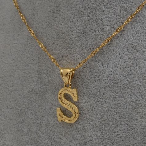 Gold Initial Pendant, Dainty Initial Necklace, Necklace Chain Types, Necklaces Women, Letter Jewelry, Initial Necklace Gold, English Letter, Small Letters, Metal Letters