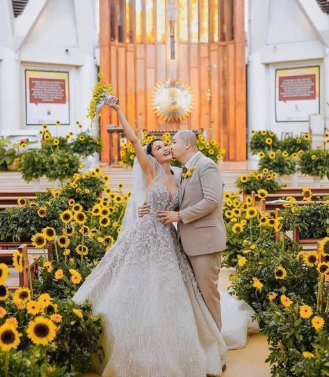 Sunflower Wedding Vail, Sunflower Themed Wedding Budget-bride.shop, Mermaid Wedding, Mermaid Wedding Dress, Sunflower, Wedding Dress, Instagram