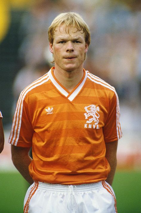 Ronald Koeman Photograph by David Cannon Dutch Guys, Ronald Koeman, Legends Football, Football Legends, Football Vintage, Football Images, Football Uniform, Football Icon, Association Football