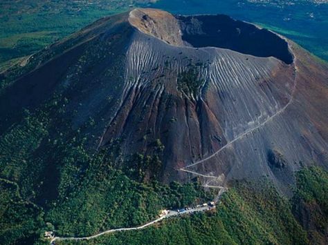 Mount Vesuvius Mt Vesuvius, Pompeii Italy, Mount Vesuvius, Day Trips From Rome, Pompeii And Herculaneum, Naples Italy, Southern Italy, Pompeii, Sorrento