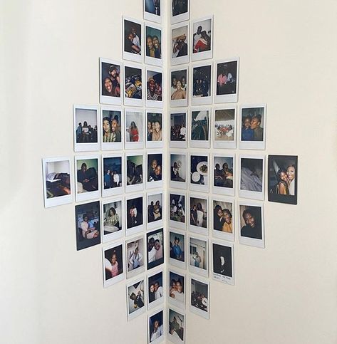 Instax Photos Ideas Room Decor, Polaroid Wall Aesthetic, Polaroid Wall Ideas, Instax Wall, Lemon Table Decor, Instax Mini Ideas, Wall Bedroom Diy, Polaroid Display, Photo Walls Bedroom