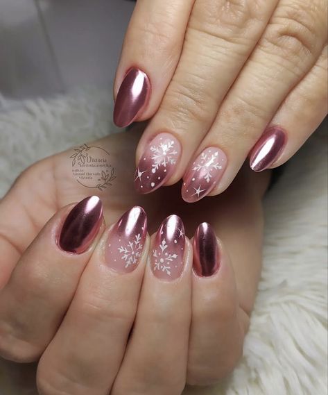 Casual Christmas Nails, Rose Gold Christmas Nails, Christmas Manicure Ideas, Nail Art Noel, December Nails, Festive Nail Art, Cute Christmas Nails, Christmas Gel Nails, White Nail