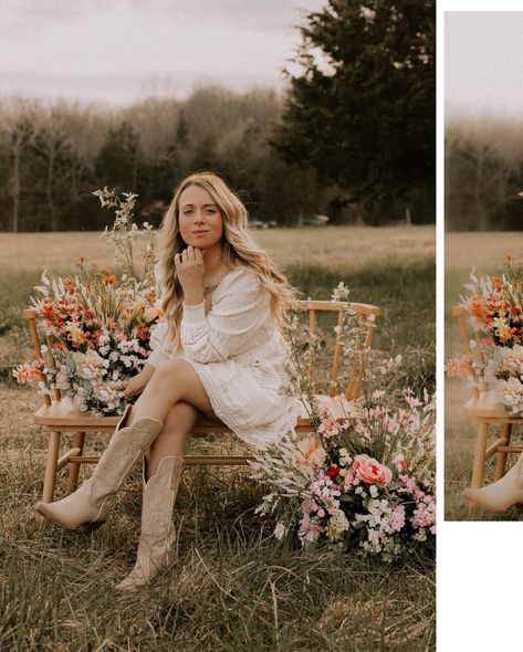 See yall this Saturday 🫶🏻 The weather is looking absolutely perfect for the spring flower truck minis ft. this gorgeous wooden bench ✨ ONLY 1 SPOT LEFT! Head over to stories for more details, pictures of the white vintage truck, and booking info 🤍 Use code SPRING15 to save 15% off 🌷 #louisvillephotographer #kentuckyphotographer #louisvillefamilyphotographer #indianaphotographer #lexingtonphotographer #springminisessions #floralarrangement #countryspring #springinthecountry #vintagetruck #tru... Spring Minis Photography, Vintage Truck Photoshoot, Spring Mini Session Ideas, Photography Sets, Spring Minis, Truck Photos, Outdoor Family Photos, Flower Truck, Photoshoot Props