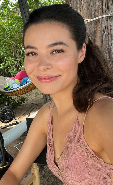 Miranda Cosgrove Now, The Bride Movie, Miranda Cosgrove Icarly, New Memories, Miranda Cosgrove, Kids Choice Award, Icarly, Pretty Faces, Sarah Michelle Gellar