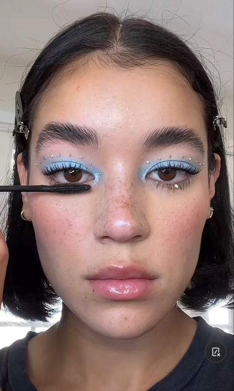 Space Cowgirl Eye Makeup, Maddy Perez Blue Makeup, Sour Inspired Makeup, Disco Cowboy Makeup, Jules Makeup Looks, Concert Eyeshadow Looks, 1989 Makeup Taylor Swift, Space Cowboy Makeup, Blue Glitter Makeup