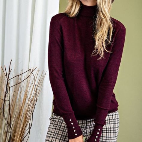 Jewel Tone Sweaters, Burgundy Turtleneck Outfits, Olive Sweater Outfit, Turtleneck Outfit Winter, Burgundy Sweater Outfit, Street Wear Winter, Burgundy Turtleneck, Turtleneck Outfits, Crewneck Outfit