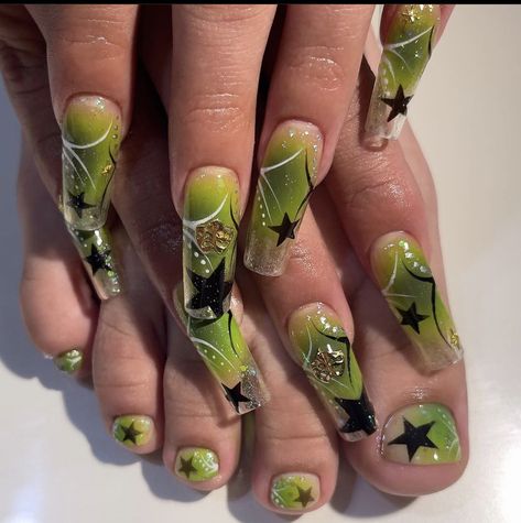 Krocaine Nails, Matching Nail Sets, Green Star Nails, Sza Concert, Artistic Nails, Tattoos Infinity, Green Acrylic Nails, Acrylic Toe Nails, Airbrush Nails