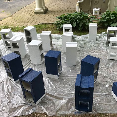 Painting Cinder Blocks Ideas, Brick Porch Decorating Ideas, Cinder Block Planters Diy, How To Paint Cement Blocks, Painting Concrete Blocks, How To Paint Cinder Blocks, Painting Cinder Block Walls Outdoor, Cinder Block Painting, Cinder Block Painting Ideas