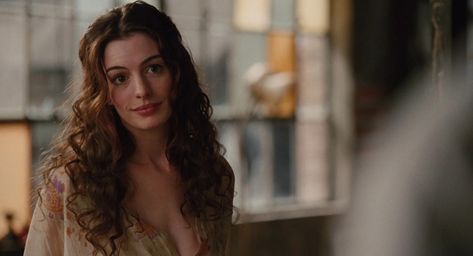 Anne Hathaway Love And Other, Love Others, Anne Hathaway, Summer Girls, Hair Inspo, Hair Ideas, Hairstyles, Actors, Hair Styles