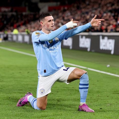 Handsome Football Players, Chester City, Manchester City Wallpaper, Video Design Youtube, Cristiano Ronaldo Manchester, Phil Foden, Football Pictures, Love My Boyfriend, Soccer Players