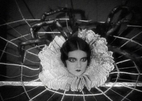 Sideshow World, Freak Central, Sideshow Performers from around the world. Vintage Spider, Arte Punk, Movie Blog, Septième Art, Silent Movie, Spider Woman, Vintage Circus, Arte Inspo, Vintage Horror