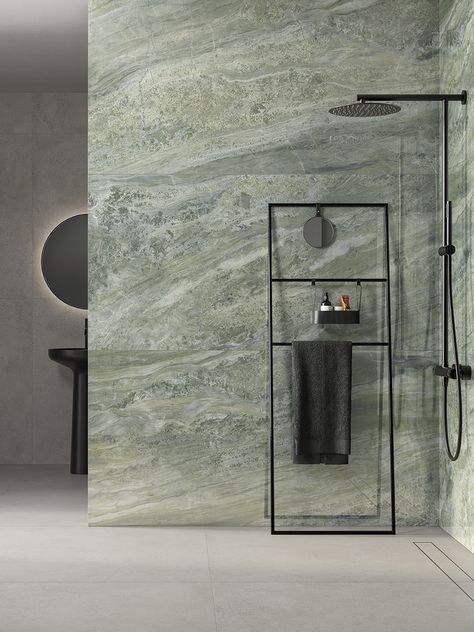 PARADISO Green 90x180 Kry LOGICO Pearl 120x120 Green Stone Bathroom, Bathroom Green Marble, Green Marble Bathroom, Stone Ceramic, Artisan Tiles, Indoor Tile, Floor Edging, Calacatta Marble, Tile Companies