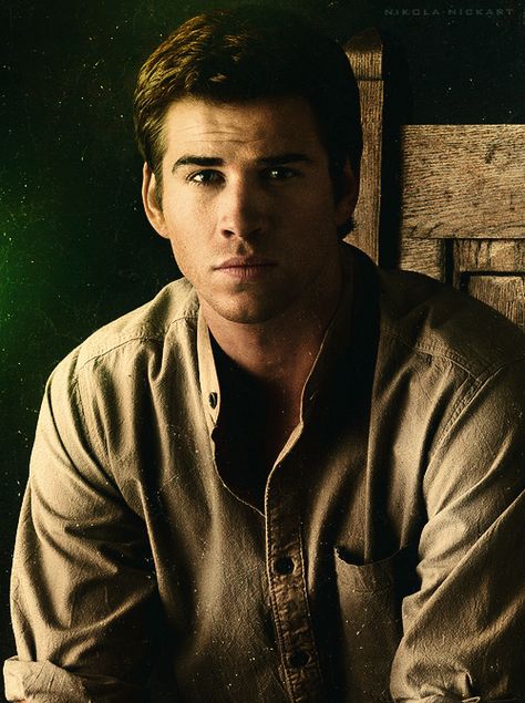 Liam Hemsworth as District 12 resident Gale Hawthorne in the second movie Catching Fire from The Hunger Games trilogy. Liam Hemsworth Hunger Games, Gale Hunger Games, Team Gale, Gale Hawthorne, Hemsworth Brothers, Donald Sutherland, Hunger Games 3, Elizabeth Banks, Suzanne Collins