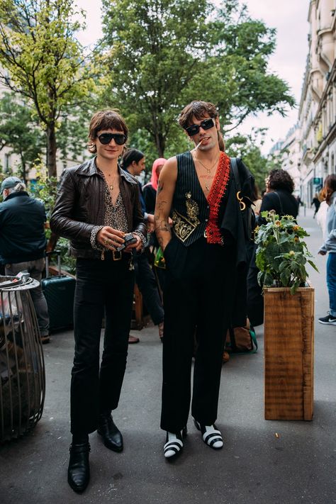 Mens Street Style 2022, Paris Street Style 2022, Checkered Suit, Sydney Fashion, Paris Vogue, The Sartorialist, Paris Fashion Week Men, Guys Fashion, Paris Style