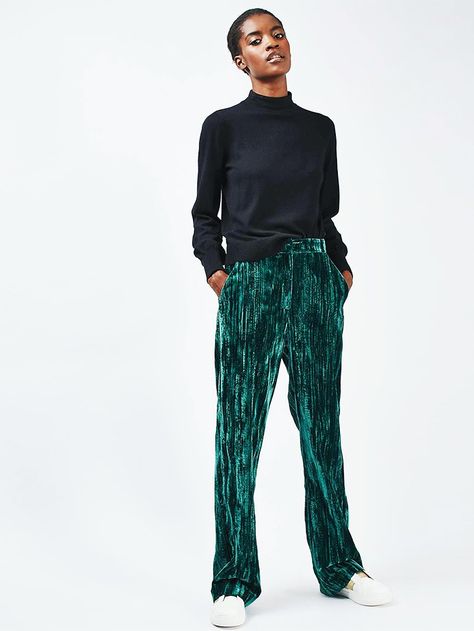 Love, Want, Need: The Best Velvet Pants on the High Street via @WhoWhatWearUK Velvet Trousers Outfit, Velvet Pants Outfit, Asian Street Wear, Rocker Chic Style, Caribbean Fashion, Velvet Suit, Velvet Clothes, Velvet Trousers, Fall Winter Wardrobe