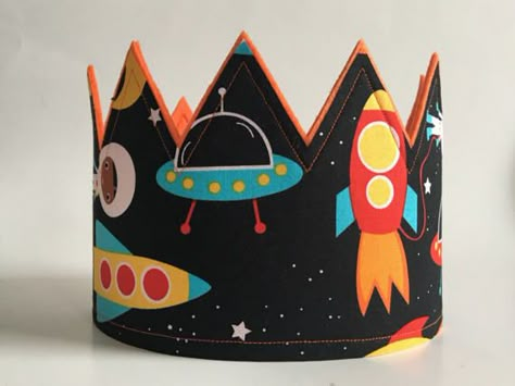 Space Crown, Rocket Ship Party, Space Hat, Theme Party Ideas, Birthday Crowns, Space Theme Party, Monster Birthday Parties, Outer Space Birthday, Space Birthday Party