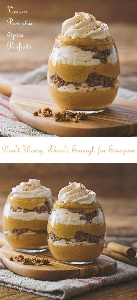 Vegan Pumpkin Spice Parfaits Recipe - Amazing layers of dairy-free spiced pumpkin mousse, coconut whip and gluten-free granola. @sodelicious Low Carb Vegan Breakfast, Healthy Vegan Dessert, Coconut Whip, Cheesecake Vegan, Vegan Pumpkin Spice, Pumpkin Mousse, Gluten Free Granola, Parfait Recipes, Spiced Pumpkin