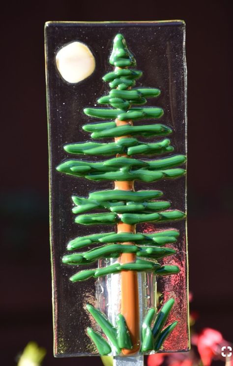 Glass Trees, Glass Art Techniques, Glass Art Design, Glass Art Pictures, Plant Stakes, Glass Fusion Ideas, Fused Glass Artwork, Fused Glass Ornaments, Glass Fusing Projects