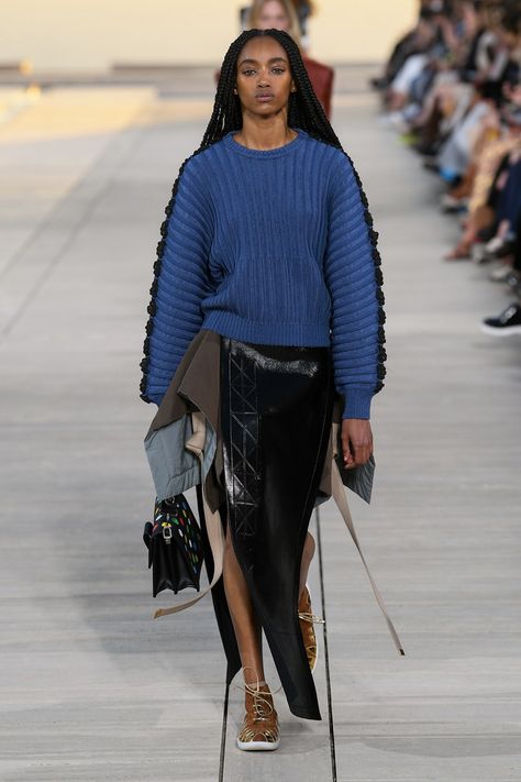 Catwalk Knitwear, Vogue New York, Best Of Fashion Week, Chic Fall Fashion, Winter Knitwear, Resort 2023, Sweater Trends, Knitwear Fashion, 2023 Collection