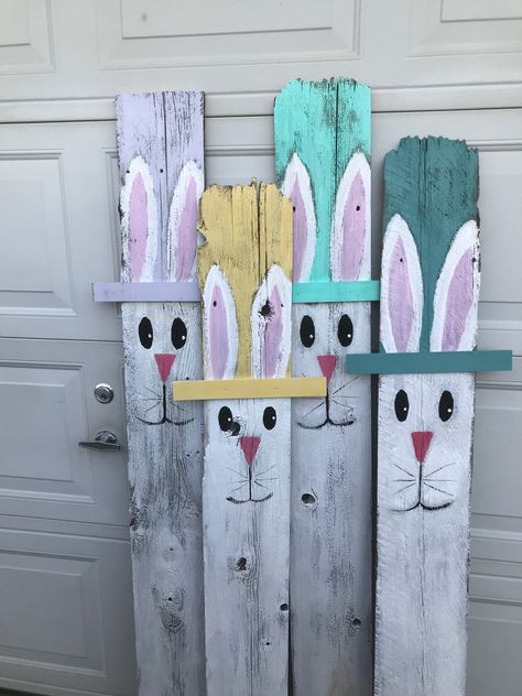 Pallet Easter Projects, Easter Crafts Wood, Diy Easter Porch Decor, Easter Shutter Ideas, Spring Crafts For Adults Diy Projects, Easter Pallet Ideas, Easter Bunny Wood Crafts, Wood Easter Crafts, Easter Porch Signs