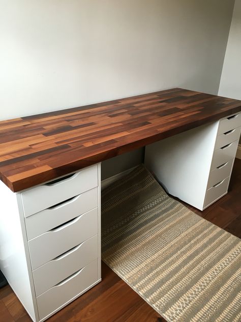 Ikea Wood Desk, Ikea Desk Top, Ikea Table Tops, Wood Desk Design, Ikea Craft Room, Cheap Office Furniture, Ikea Crafts, Ikea Wood, Home Office Layout