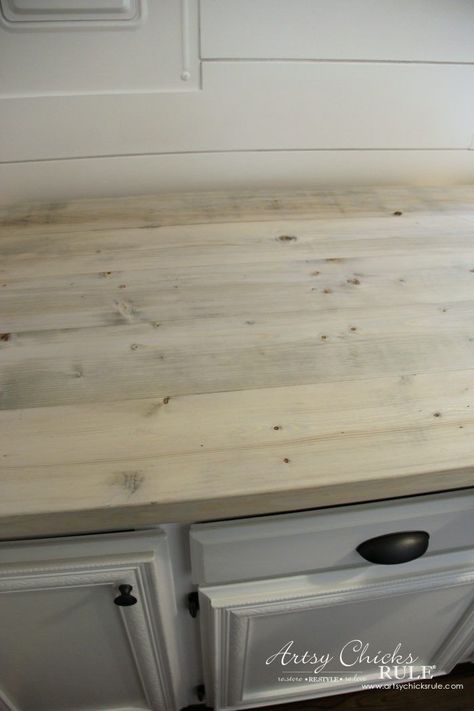 Farmhouse Style and Easy!! How To Make DIY Wood Countertop - artsychicksrule.com #easyhomedecor Countertops Granite, Kitchen Remodel Countertops, Outdoor Kitchen Countertops, Wood Countertop, Diy Kitchen Renovation, House Updates, Diy Countertops, Wood Countertops, Reno Ideas