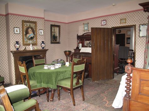 Victorian cottage parlour at Beamish Museum. #victorionparlour #victorianparlor #beamish #cottageparlour Victorian Cottage Interior, 1910s House Interior, Victorian Homes Interior, Beamish Museum, 1910 House, Victorian Ideas, Interior Art Deco, Parlor Decor, Drawing Room Interior