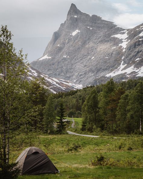 Norway Camping, Hiking Vacations, Wild Camp, Wild Camping, Travelling The World, Mountain Camping, Wilderness Camping, Camping Aesthetic, Nature Camping