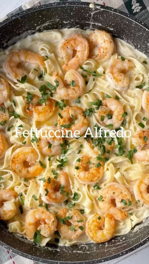 Nancy D Martínez G | FETTUCCINE ALFREDO con CAMARONES al estilo de PROVECHITO MONTERREY 👇🏽TOMA NOTA y acuérdate de GUARDAR la receta para hacerla después YO L… | Instagram How To Make Shrimp Alfredo Pasta, Pasta Fusilli Recetas Faciles, Pasta Con Calamari, Pasta Alfredo Con Camarones, Receta Pasta, Pasta Fettuccine, Tacos Dorados, Pasta Alfredo, Deli Food