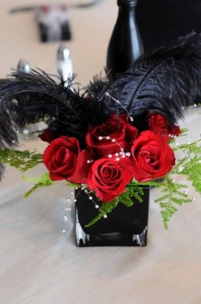 Centerpiece detail by stacey.hess, via Flickr Asb Ideas, Vintage Hollywood Wedding, Mafia Party, Ostrich Feather Centerpieces, Hollywood Glam Wedding, Feather Centerpieces, Hollywood Theme, Hollywood Wedding, Old Hollywood Glam