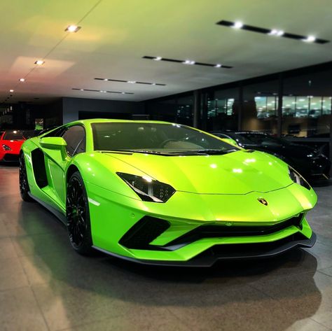 Lamborghini Aventador S painted in Verde Ithaca Photo taken by: @lamborghini_porrentruy on Instagram Kereta Sport, Tmax Yamaha, Aventador Lamborghini, New Sports Cars, Top Luxury Cars, Lamborghini Veneno, Super Sport Cars, Lamborghini Cars, Exotic Sports Cars