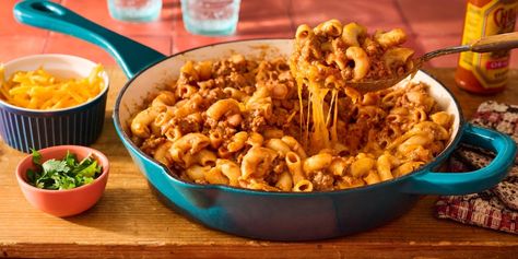 Chili Mac N Cheese, Autumn Pasta Recipes, Beef Noodle Casserole, Meatloaf Dinner, Chili Mac And Cheese, Chili Mac, Homemade Hamburgers, Ground Beef Casserole, Beef Chili