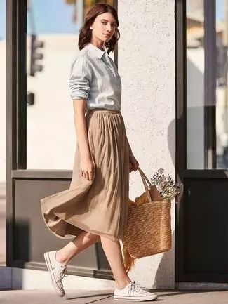 Beige Midi Skirt Outfits (44 ideas & outfits) | Lookastic Skirt Design Ideas, Midi Rock Outfit, Uniqlo Women Outfit, Uniqlo Outfit, Creative Outfit Ideas, Tan Midi Skirt, Beige Midi Skirt, Midi Skirts Style, Grey Shirt Dress