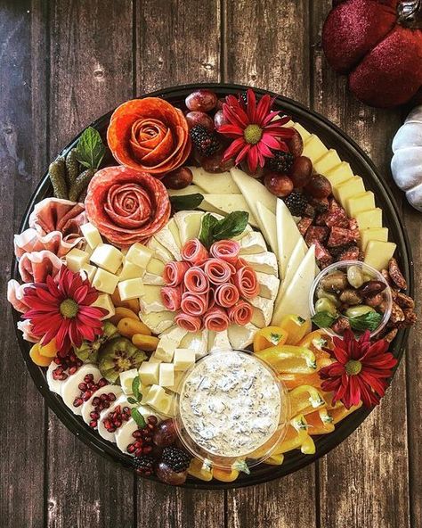 Unusual Food Boards, Fancy Meat And Cheese Board, Flower Meat And Cheese Tray, Meat And Cheese Platter Ideas, Meat Cheese And Cracker Tray Ideas, Cheese And Cracker Tray Ideas, Cheese Bouquet, Cheese And Crackers Tray, Cheese And Meat Platter