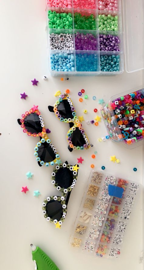 Diy Sunglasses With Beads, Beaded Sunglasses Diy, Decorate Sunglasses, Summer Crafts For Adults, Craft Night Party, Melted Pony Beads, Neon Festival, Beads Glasses, Diy Sunglasses