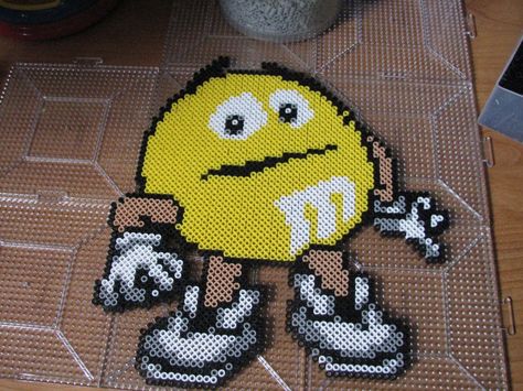 Yellow Perler Bead Patterns, Hama Beads Disney, Hamma Beads Ideas, Perler Creations, M And M, Pearl Beads Pattern, Fusion Beads, Perler Bead Templates, Perler Crafts