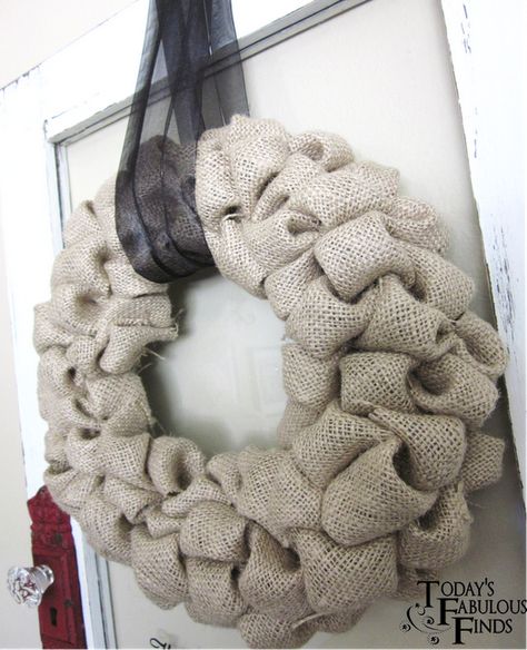 So many wreaths, not enough doors! Bubble Wreath Tutorial, Burlap Bubble Wreath, Bubble Wreath, Burlap Wreath Tutorial, Diy Burlap, Burlap Crafts, Wreath Diy, Wreath Tutorial, Wreath Crafts