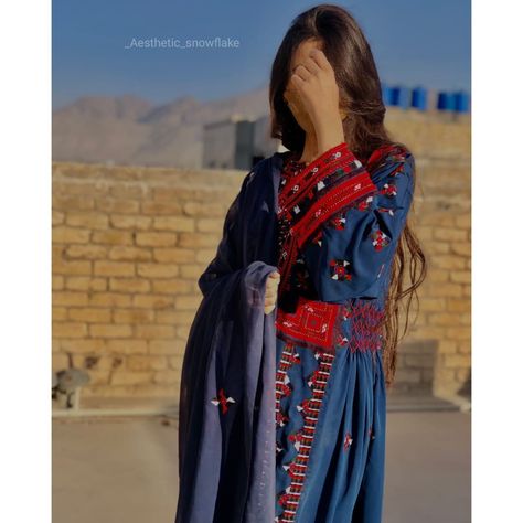 Balochi Photo, Balochi Girls Dpz, Balochi Dp, Balochi Girl, Baluchi Dress, Balochi Dresses, Dp Pictures, Simple Dress Casual, Balochi Dress