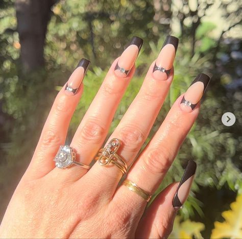 Maddy Euphoria Nails, Maddy Euphoria, Euphoria Nails, Black Bow, Nail Inspo, A Photo, Gemstone Rings, Wedding Rings, Nail Art