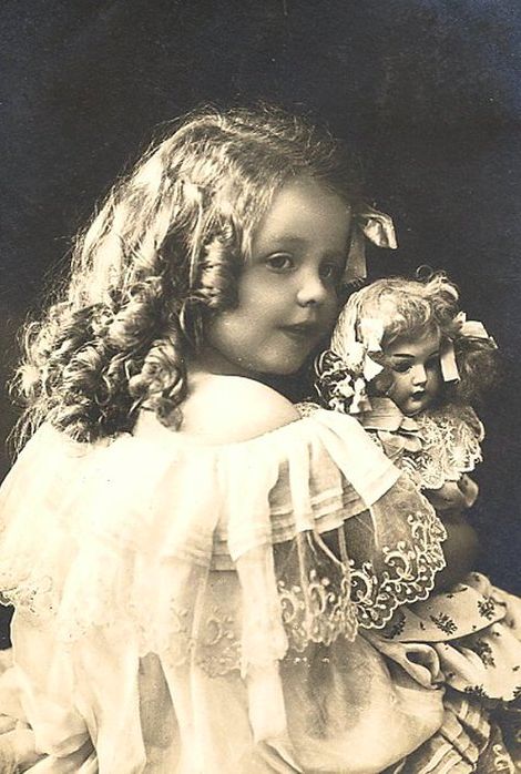 Vintage Foto's, Vintage Children Photos, Portrait Vintage, Victorian Photos, Vintage Versace, Images Vintage, Foto Art, Photo Vintage, Vintage Portraits