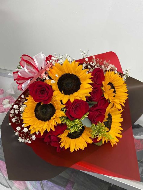 Sunflowers And Roses, Red Roses, Books Wattpad, Roses, Wattpad, Humor, Yellow, Books, Red