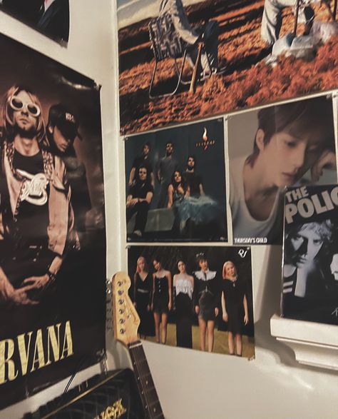 #kpop #txt #redvelvet #nirvana #guitar #aestheticbedrooms #posters #mychemicalromance Nirvana Bedroom, Nirvana Room, Aesthetic Bedroom Posters, Gay Room, Nirvana Guitar, Pretty Bedroom, Aesthetic Rooms, Bedroom Posters, Boys Bedrooms