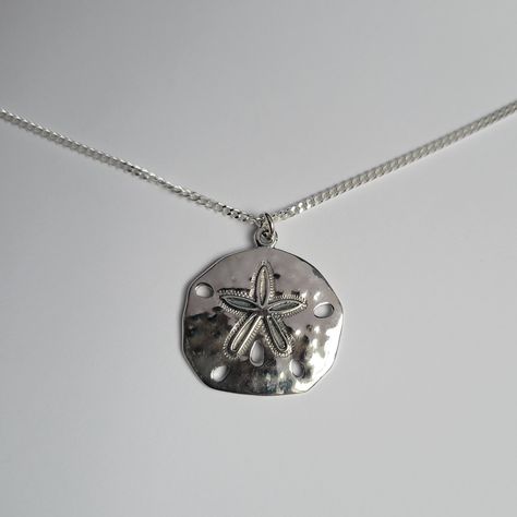 Silver Sand Dollar Necklace, Unique Jewelry Silver, Evry Jewels Silver, Cute Silver Necklace, Silver Jewelry Necklaces, Sand Dollar Necklace, Silver Jewlery, Sand Dollar Pendant, Simple Silver Jewelry