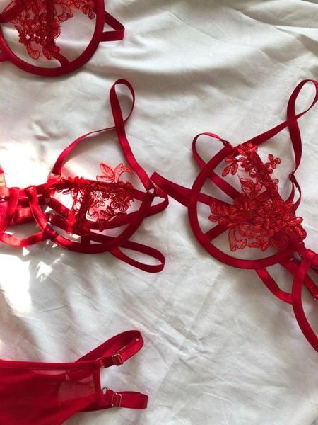 Lingerie Aesthetic, Red Bralette, Christmas Lingerie, Lingerie Inspiration, Handmade Lingerie, Loungewear Luxury, Cute Lingerie, Romantic Night, Lingerie Outfits